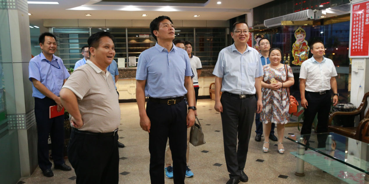 湖北黄冈市副市长周勇士一行莅临三亿游戏平台参观