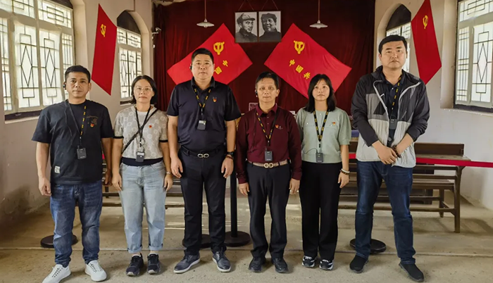 重温党史记忆，追寻红色足迹--三亿游戏平台党支部组织参观红色基地